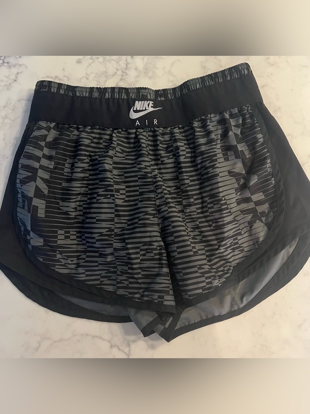 Nike Air Dri-FIT Women’s Small Running Shorts Black Gray Geometric Lined 3”